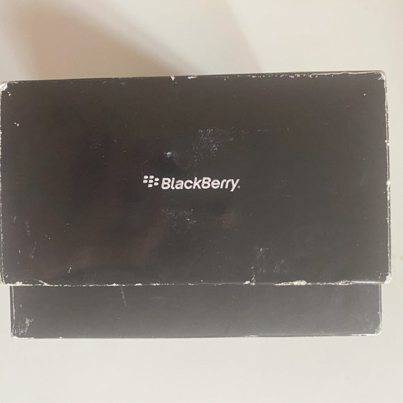 BlackBerry Passport - Red (Unlocked) Smartphone- 32GB - PLEASE READ - Picture 4 of 5